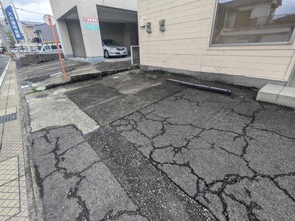 現地（駐車場）／アクセスしやすい駐車場です