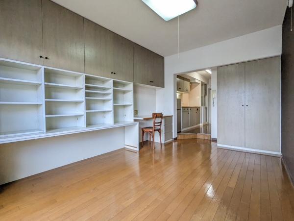 リビング以外の居室／約7.5帖のワンルーム