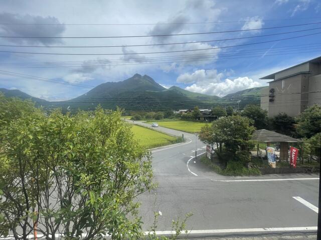 住戸からの眺望／窓から由布岳が一望できます☆
