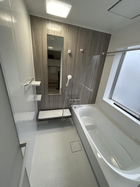 ２Ｆ居住部分の浴室です♪