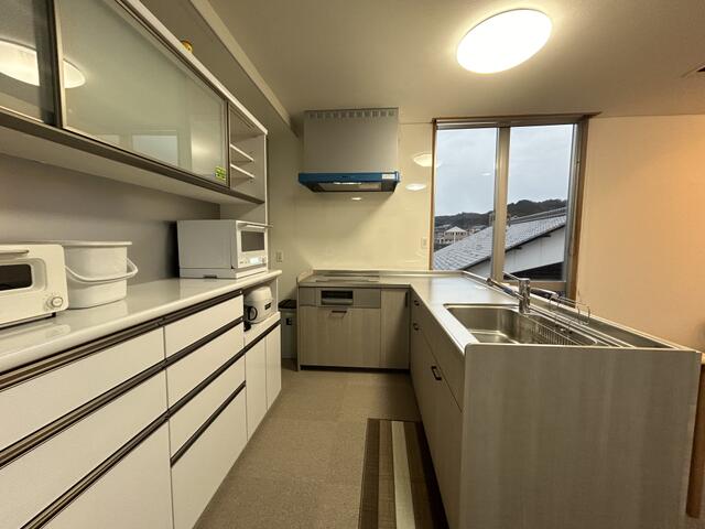 ２Ｆの居住部分のリフォーム済みのキッチンです♪