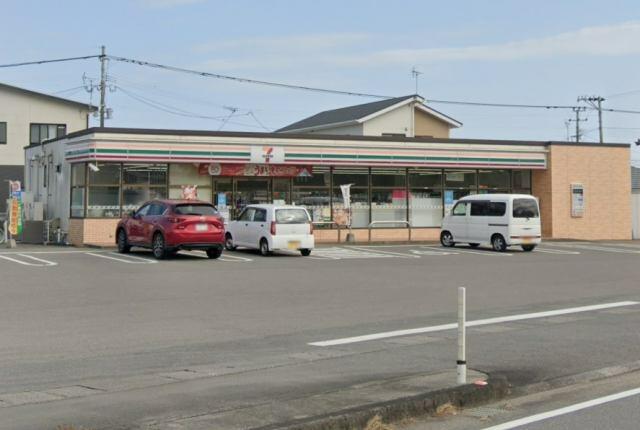 セブンイレブン新富上富田店 (893m)