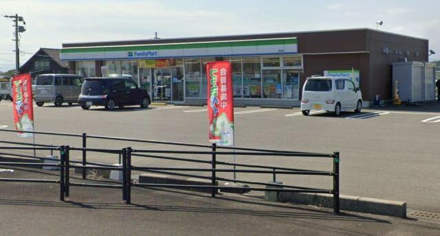 ファミリーマート新富店 (333m)