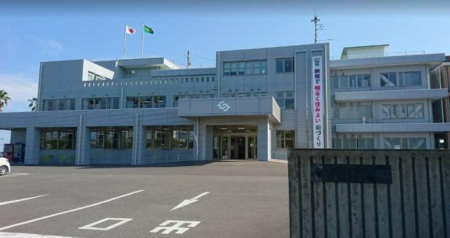 新富町役場 (1,758m)