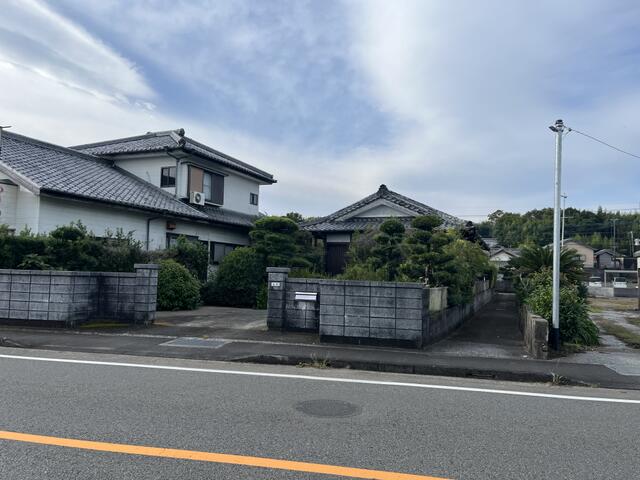 現地（外観）／北側・国道側からの外観です／撮影日2025-11-02