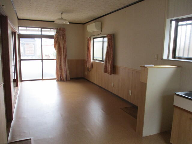 detached 宮崎県小林市堤