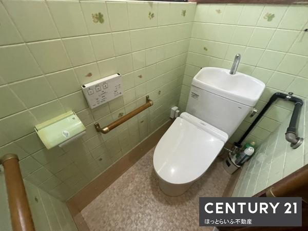 トイレ／トイレ空間に手すり付きです