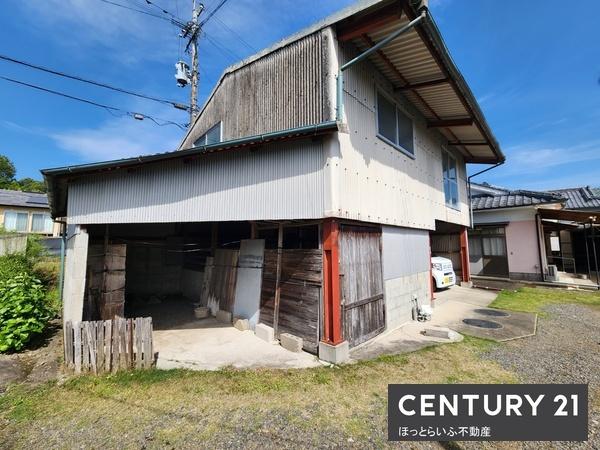 外観が印象的な戸建です
