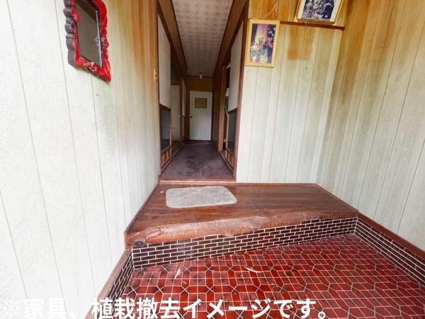 玄関／玄関は温もりある印象です