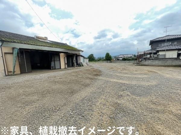 前面道路含む現地写真です