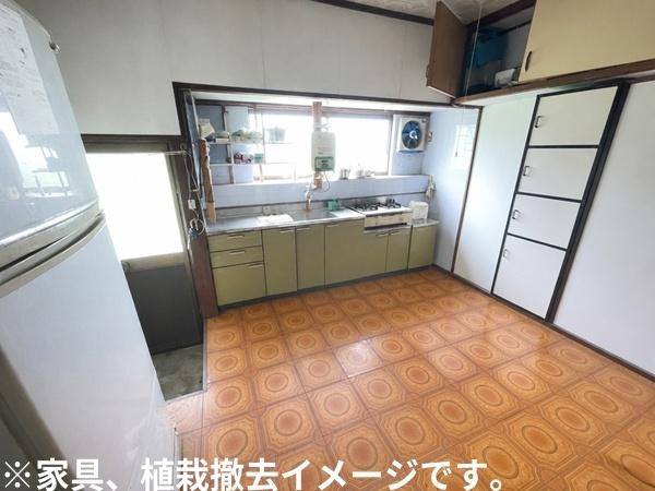 キッチン／明るく収納豊富なキッチンです
