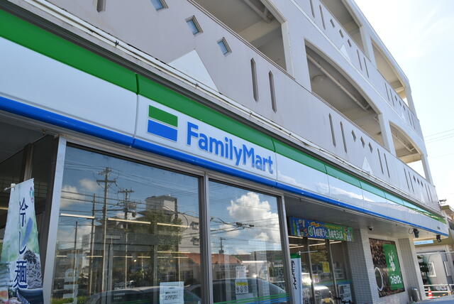ファミリーマート石垣真喜良店 (242m)