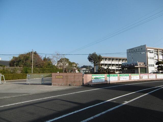鹿児島県立市来農芸高校 (1,167m)