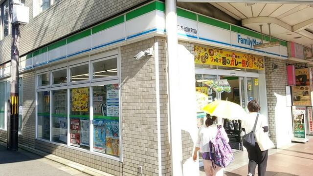 ファミリーマート四条河原町店 (110m)