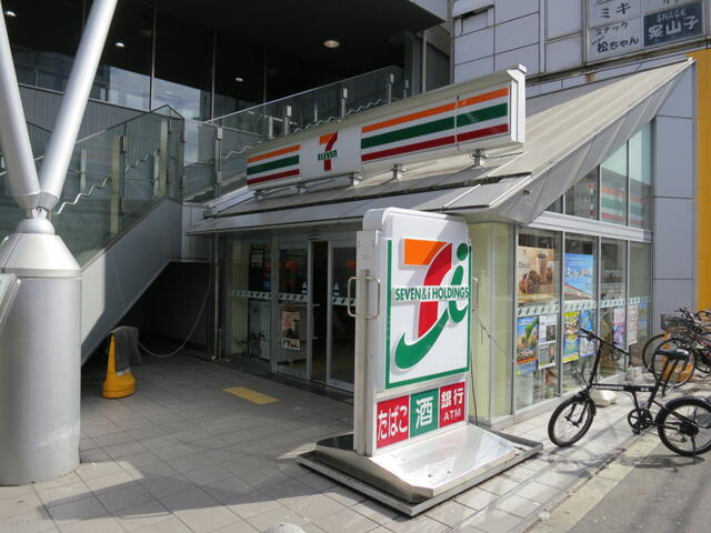 セブンイレブン大阪西九条駅前店 (194m)