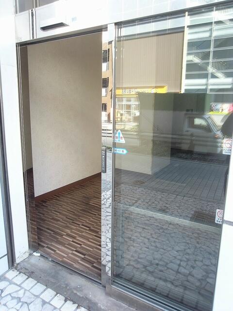 自動ドア（残置物）付きの出入口