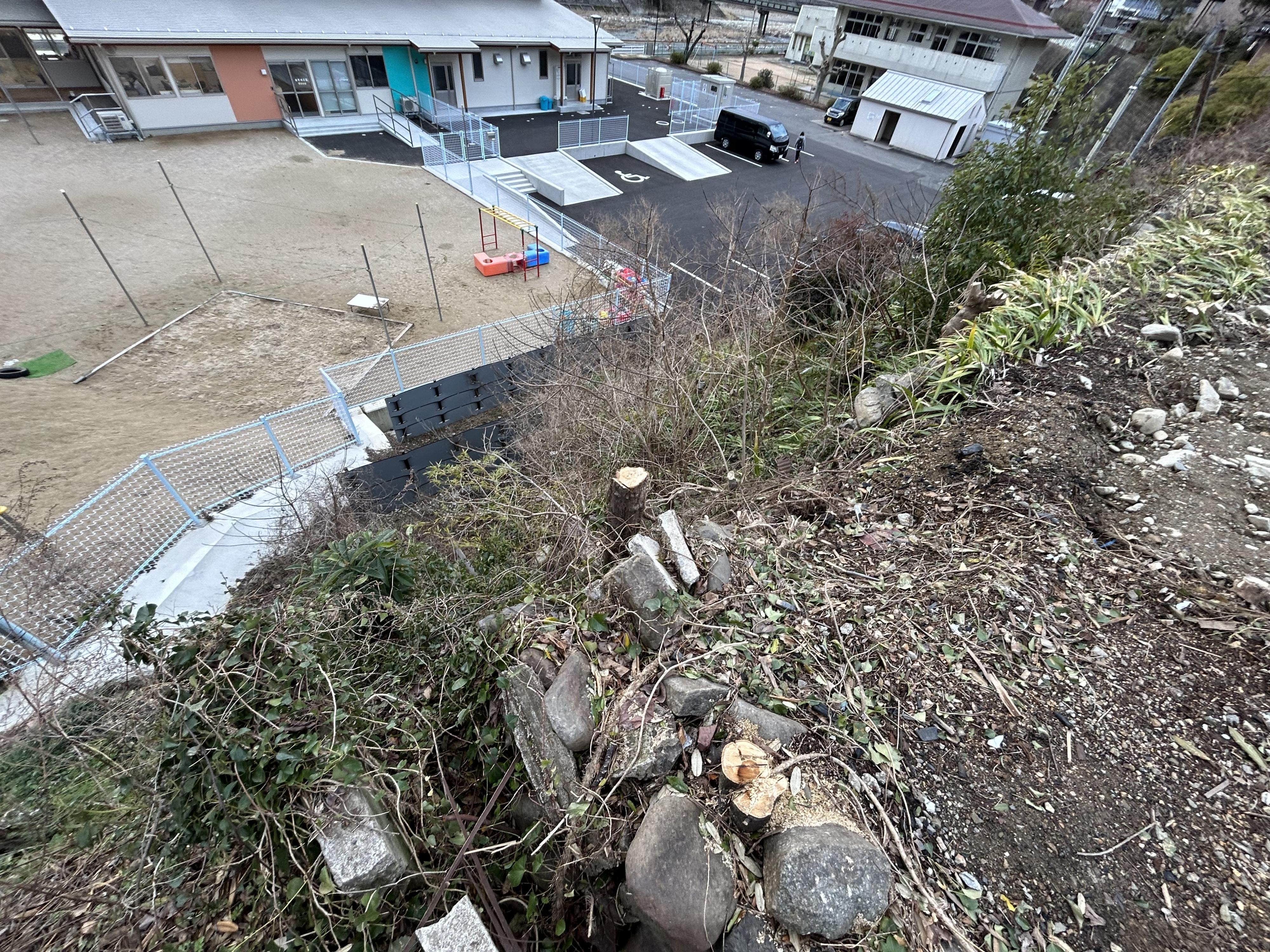 現地土地／公簿上の宅地は２１０．０４㎡、畑は１１９㎡