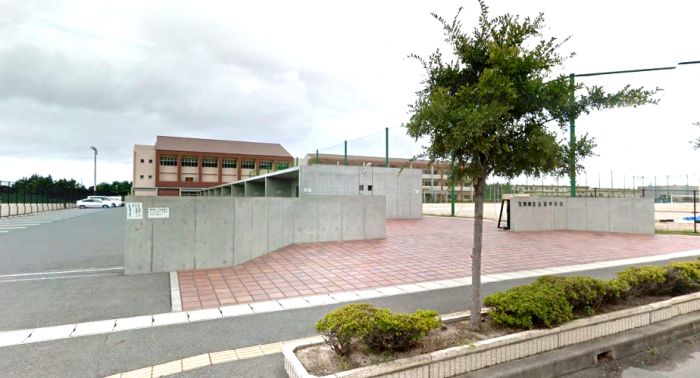 江津中学校 (1,100m)