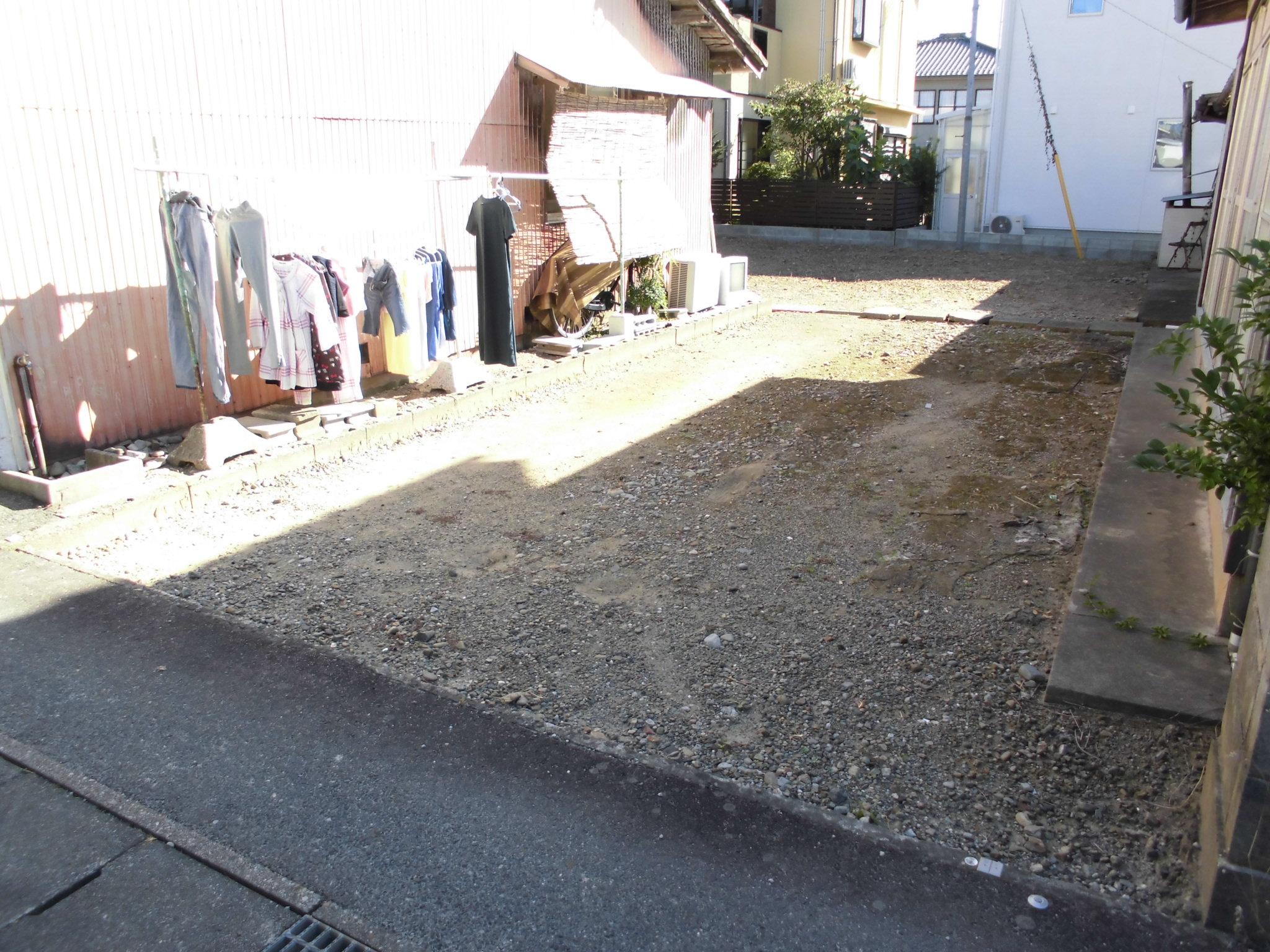 現地土地／西側　進入口