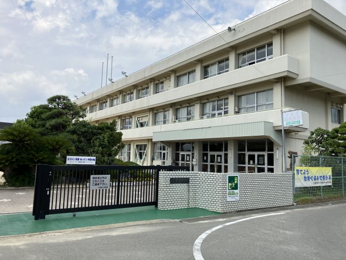 北島南小学校 (1,200m)