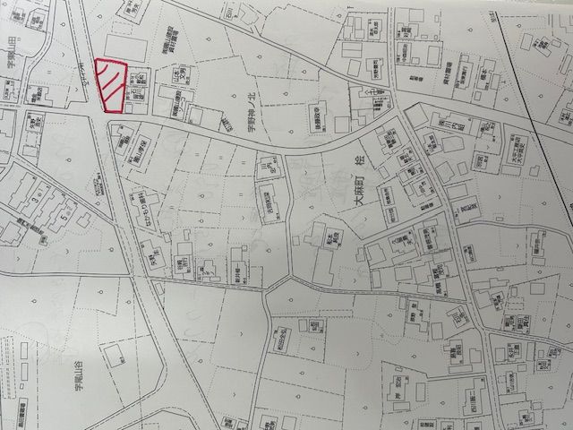 近隣には、ドイツ村公園や霊山寺・極楽寺が有ります