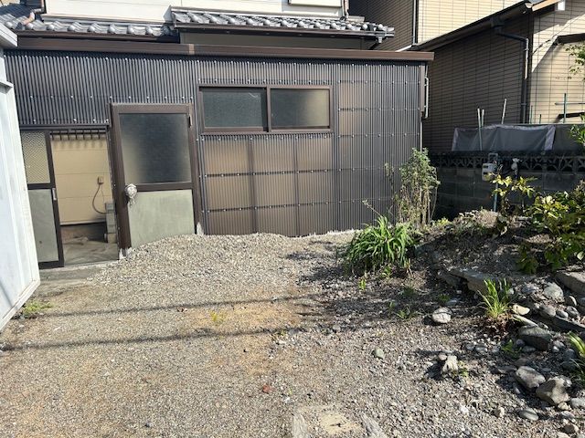 南側庭兼駐車スペース