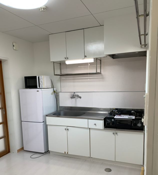 4帖の台所　冷蔵庫・電子レンジ・ガスコンロ付