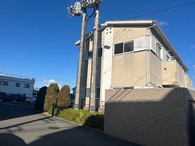 近隣には、量販店やお店が多数