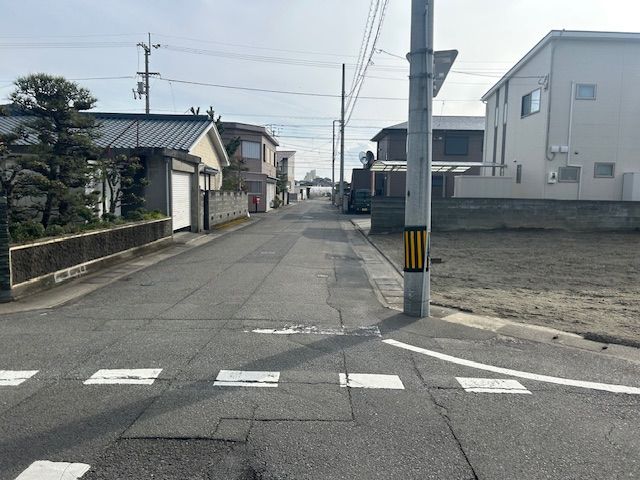 北側6.5m、東側6mの徳島市道