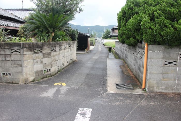 南側接道（セットバック要）