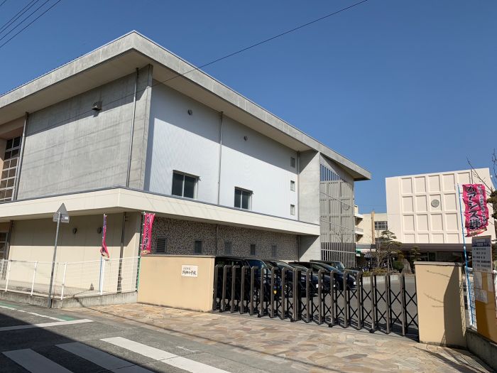 丸亀市立城坤小学校 (540m)