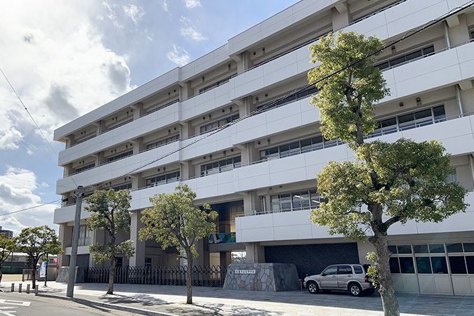 丸亀市立西中学校 (1,100m)