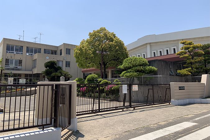 高松市立檀紙小学校 (540m)
