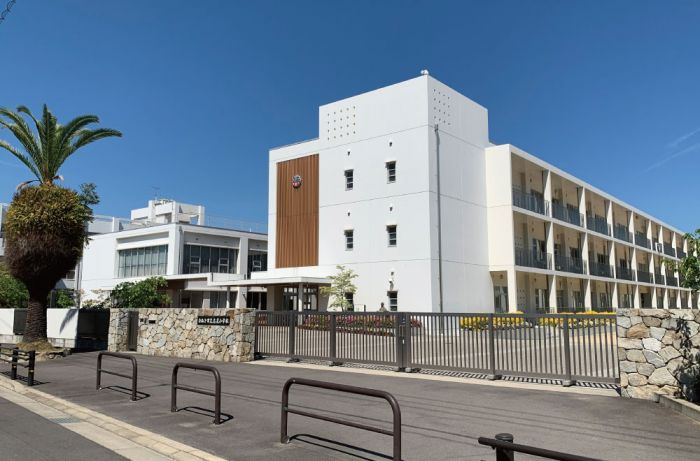 さぬき市立志度小学校 (450m)