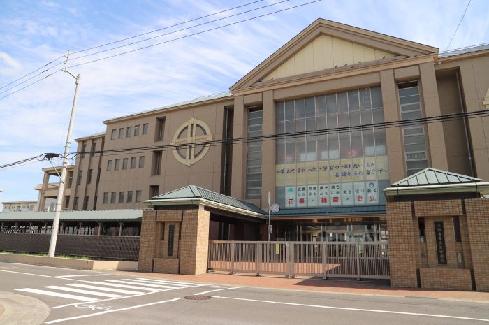 善通寺市立東中学校 (3,670m)