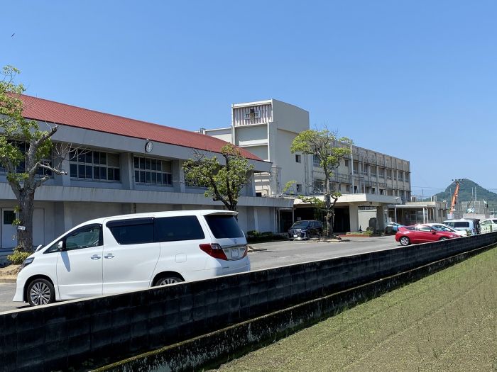 市立香東中学校 (970m)