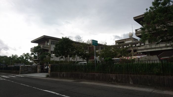 南中学校 (4,266m)