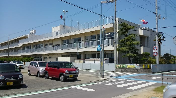 筆岡小学校 (656m)