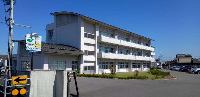 多度津中学校 (1,876m)