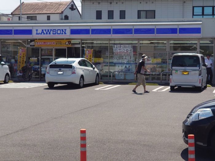 ローソン丸亀津ノ森店 (663m)