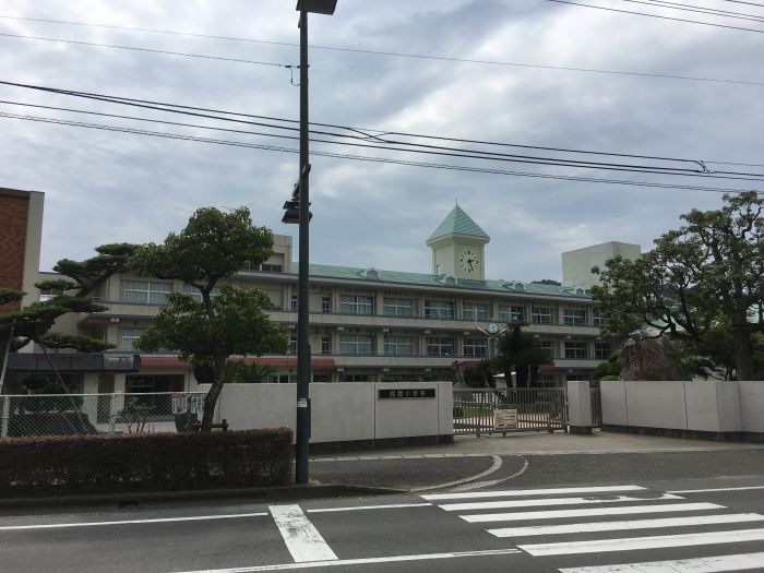 詫間小学校 (1,670m)