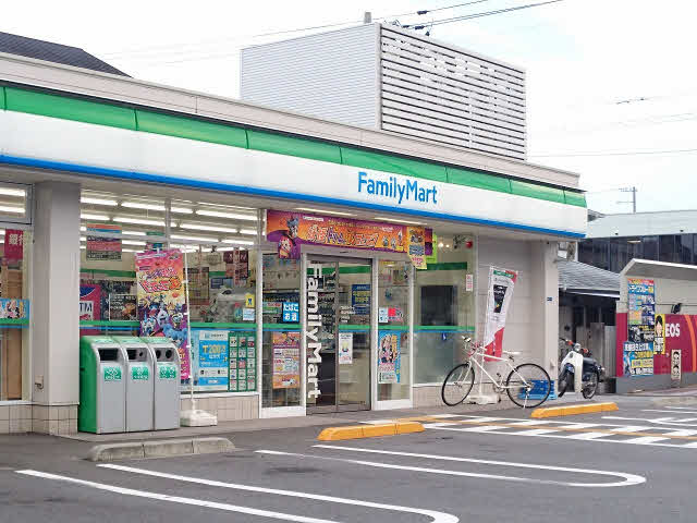 ファミリーマート伊勢崎店 (667m)