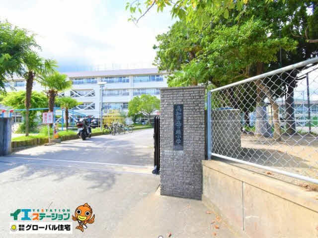 高知市立一ツ橋小学校 (520m)