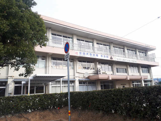 高知市立城北中学校 (646m)