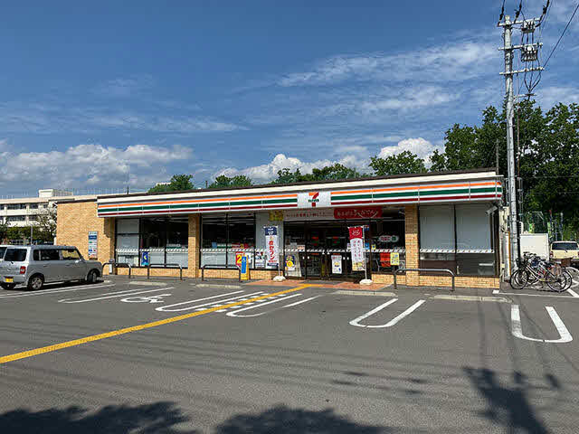 セブンイレブン高知吉田町店 (271m)
