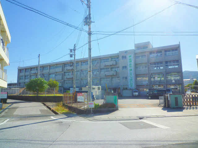 朝倉第二小学校 (1,700m)