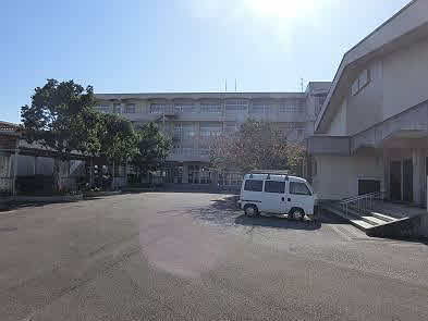 大津中学校 (1,695m)