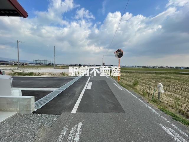 南側　前面道路