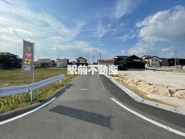 南側　前面道路