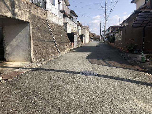 現地写真（前面道路含む）